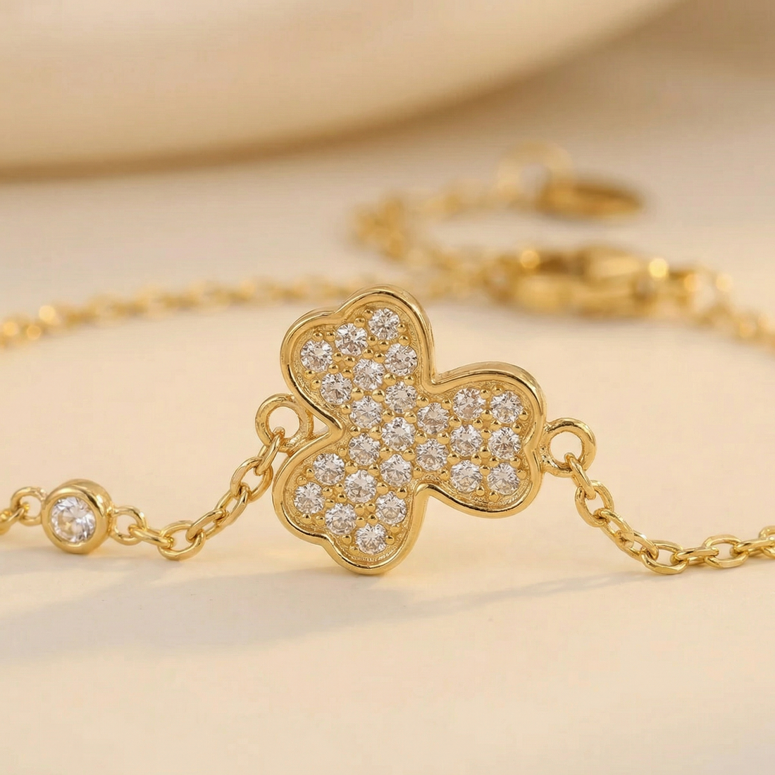 Soléa Pavé Clover Bracelet — 18k PVD Gold