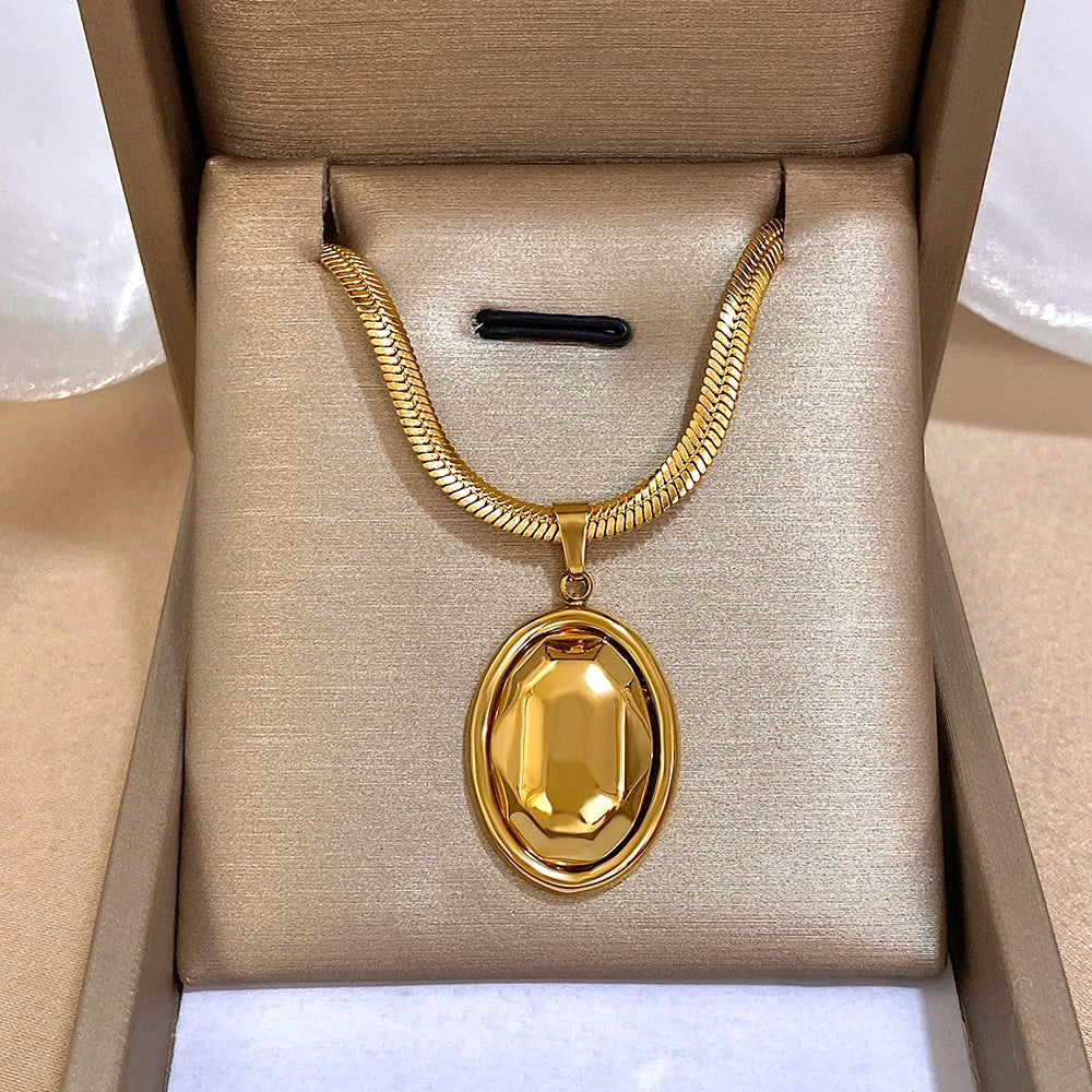Chunky Oval Link Pendant Necklace – Waterproof Gold
