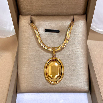 Chunky Oval Link Pendant Necklace – Waterproof Gold